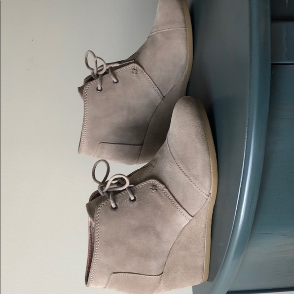 Toms Taupe Wedge Bootie Size 8 - Picture 2 of 6